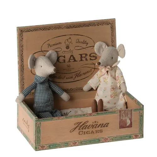 Maileg - Grandma and Grandpa Mice in Box